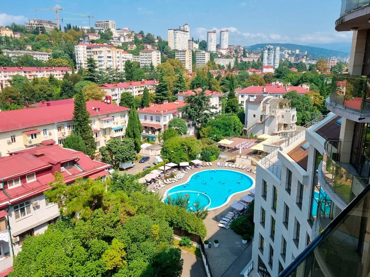 Нестандартный ночлег: от палаток до комфорта в предгорьях